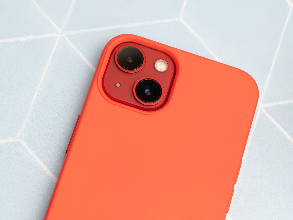 Silikonový kryt na iPhone 13 Mini - Červený